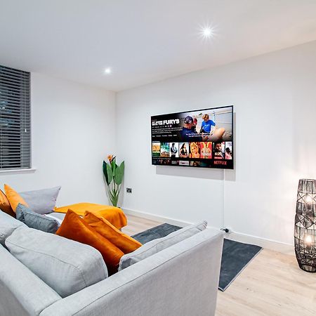 2-Bedroom With Breathtaking Views In Holmfirth Village, Huddersfield Eksteriør billede