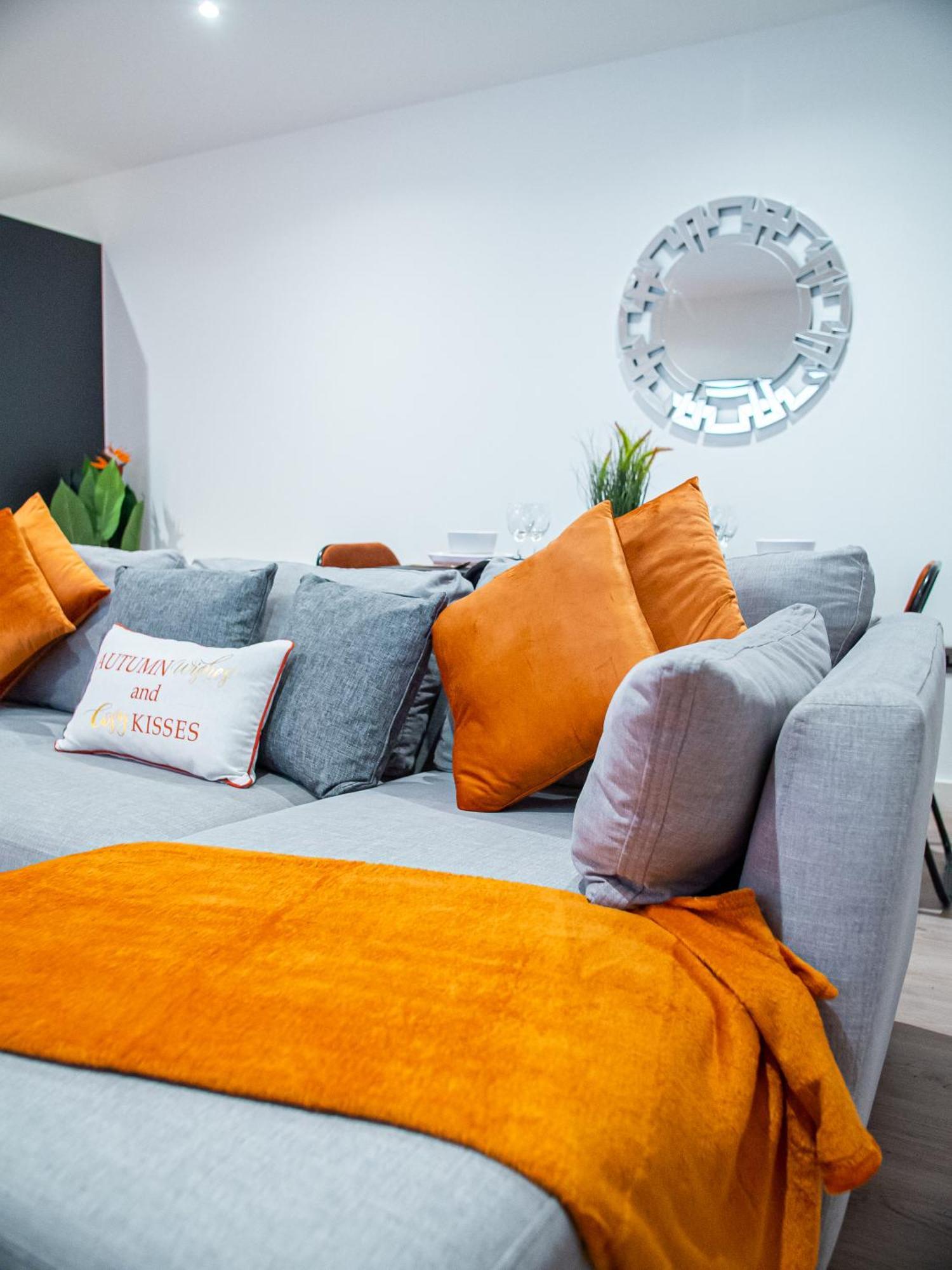 2-Bedroom With Breathtaking Views In Holmfirth Village, Huddersfield Eksteriør billede